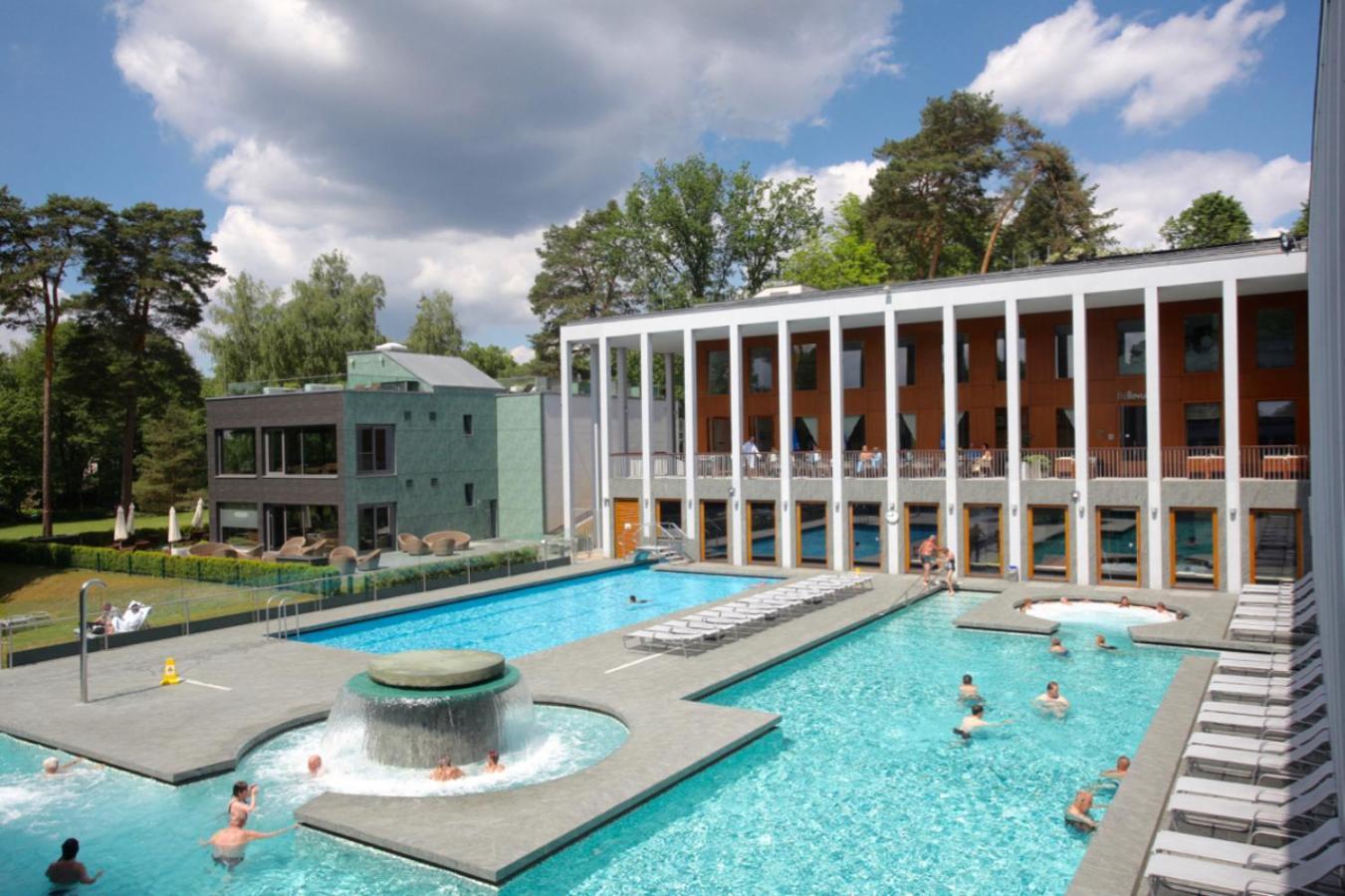 Juliane In Der Zum Kronprinzen Direkt Gegenüber Der Saarow Therme